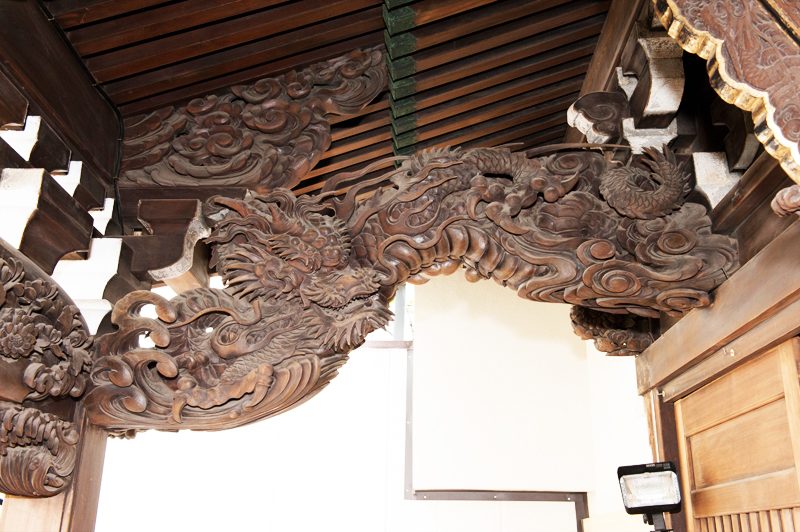 社殿彫刻「降り龍」